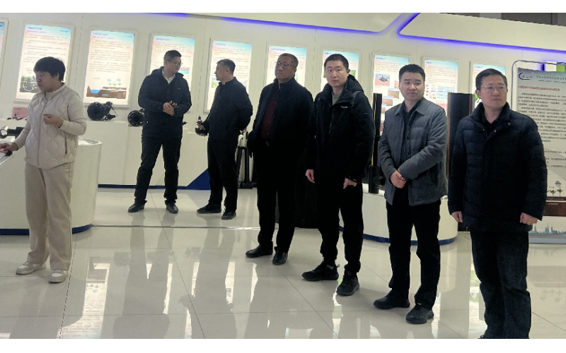 吐鲁番市工信局有关辅导一行来我公司调研领导